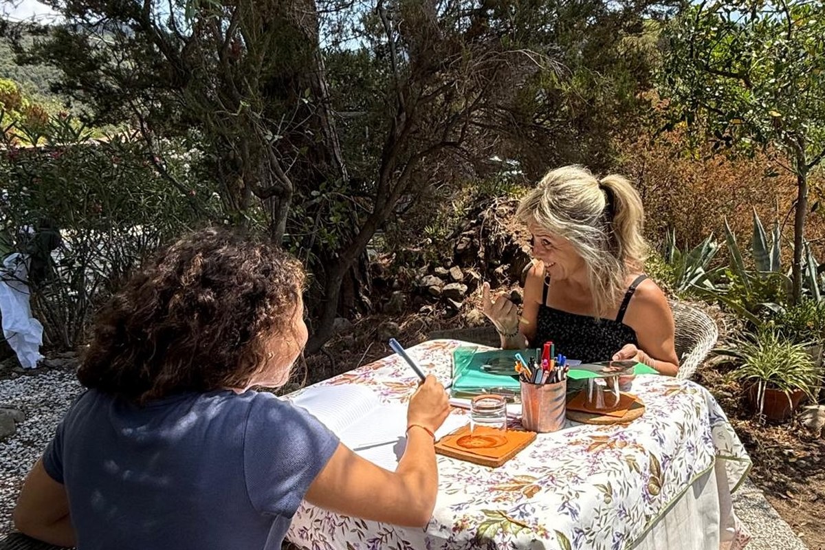 Lezione di italiano al tavolo — foto 3