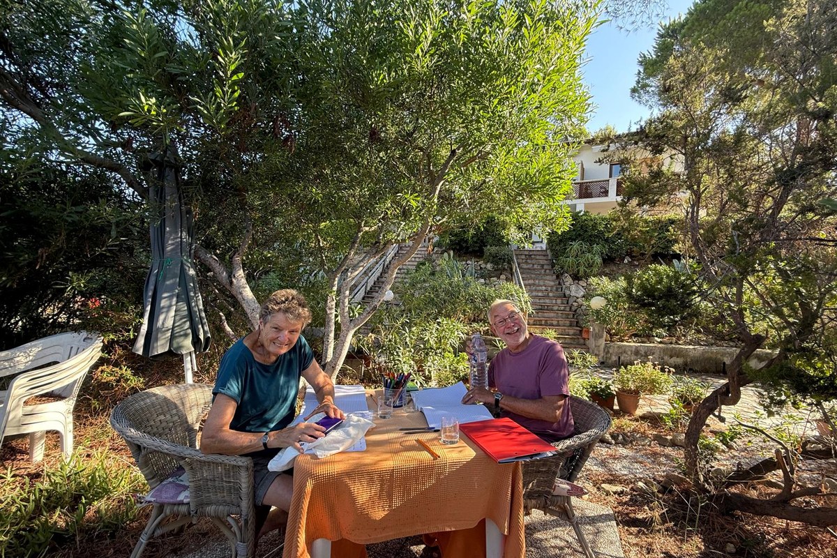 Lezione di italiano al tavolo — foto 2