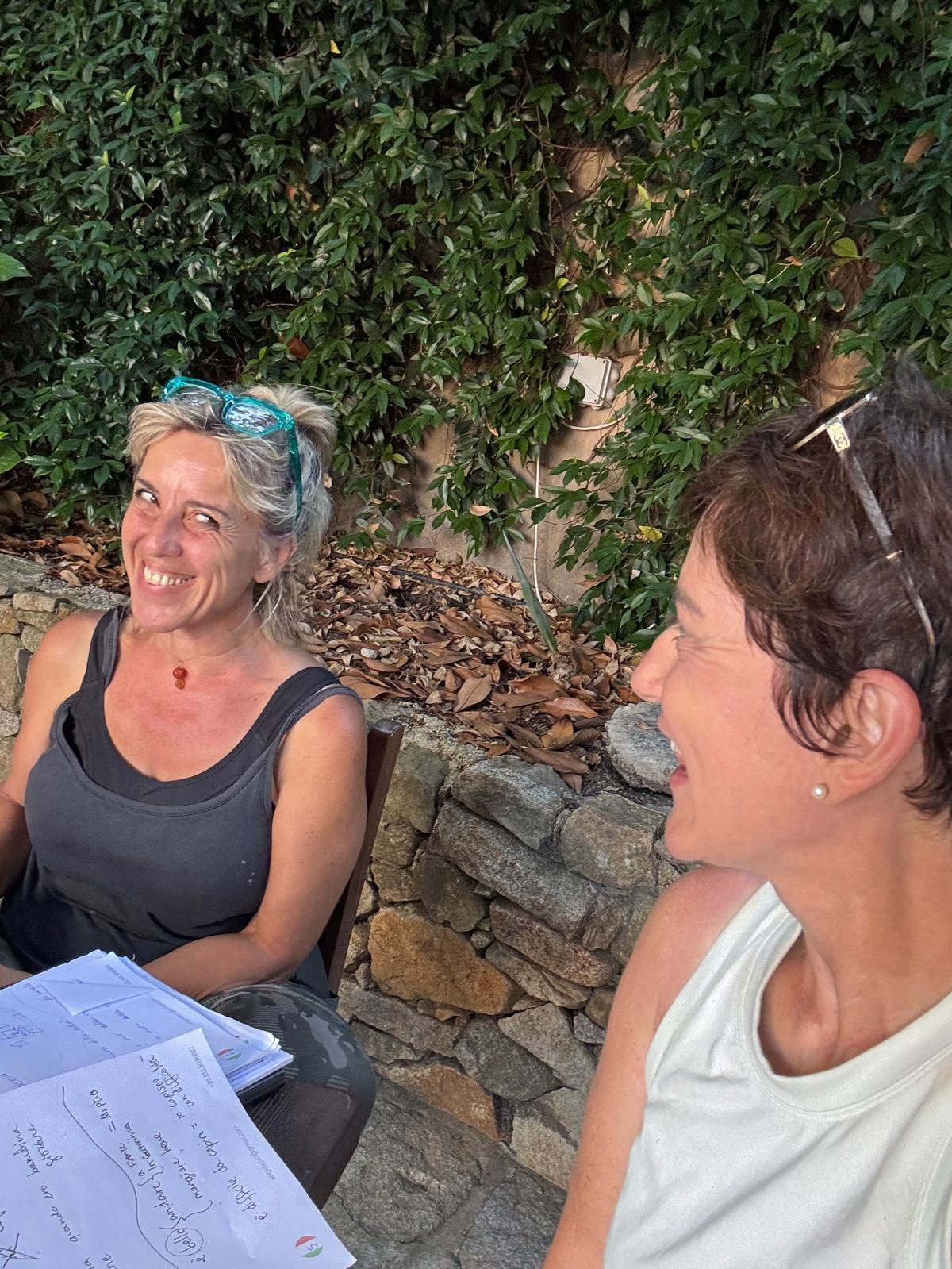 Lezione di italiano al tavolo — foto 6